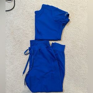 Med Couture scrub set. Pants size L. Top size M